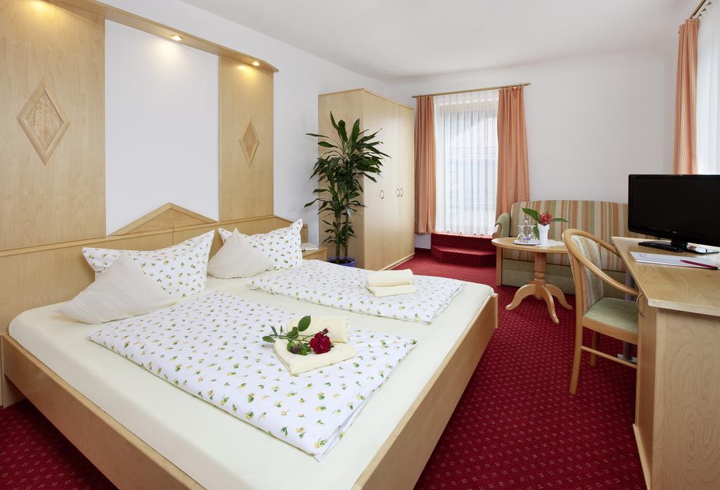 Füssen Hotel Restaurant Fruehlingsgarten מראה חיצוני תמונה